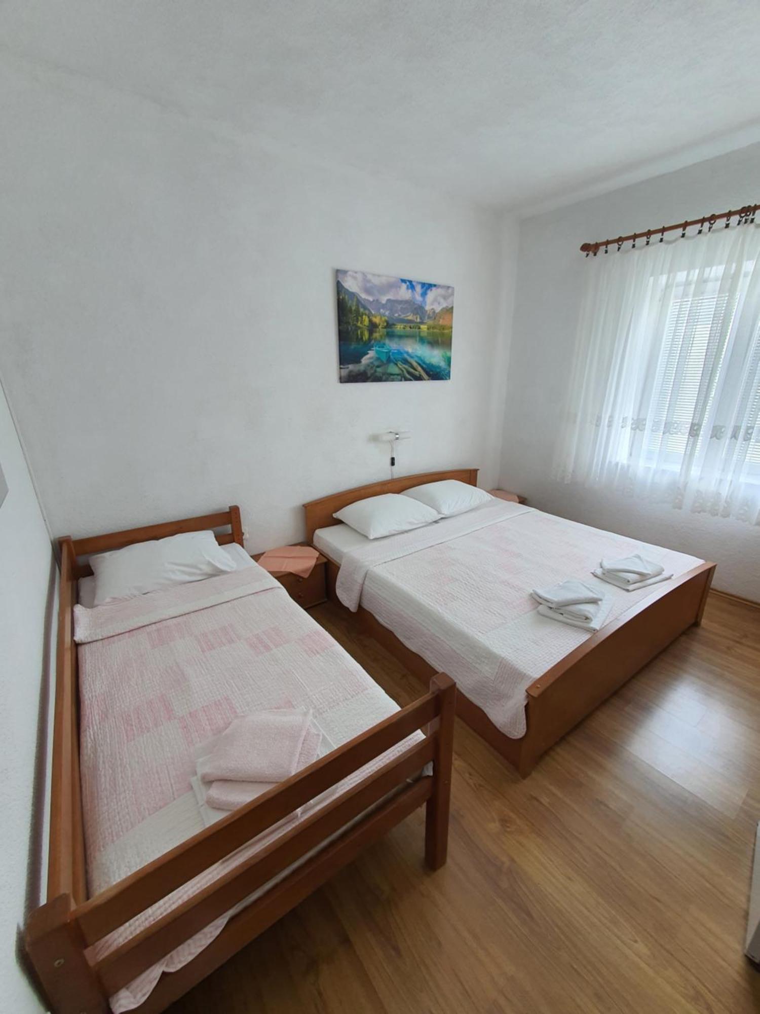 Apartments - Buffet 2B Sveti Juraj Bilik gambar
