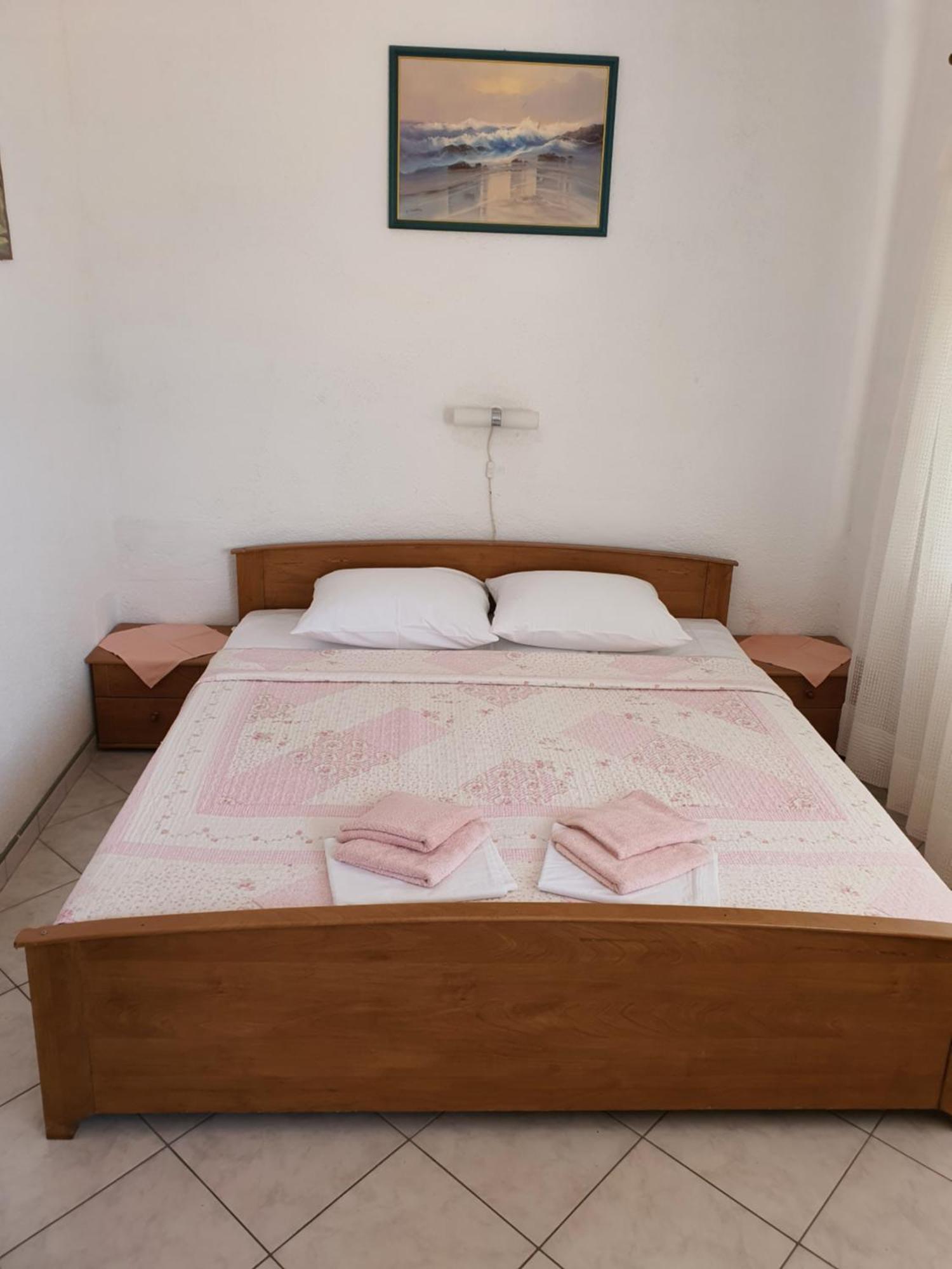 Apartments - Buffet 2B Sveti Juraj Bilik gambar