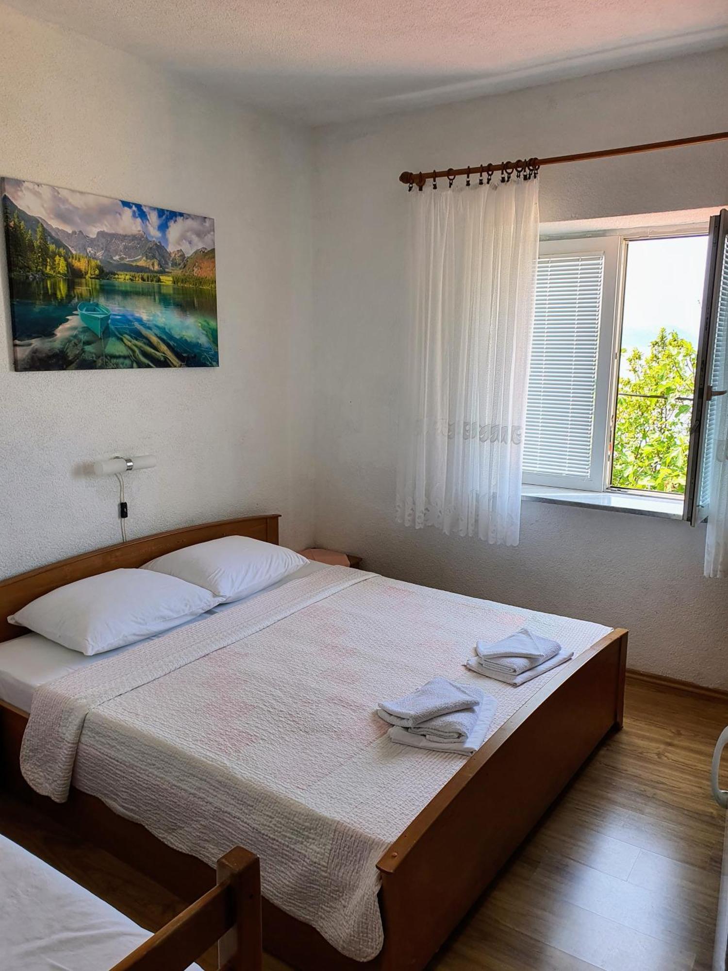 Apartments - Buffet 2B Sveti Juraj Bilik gambar