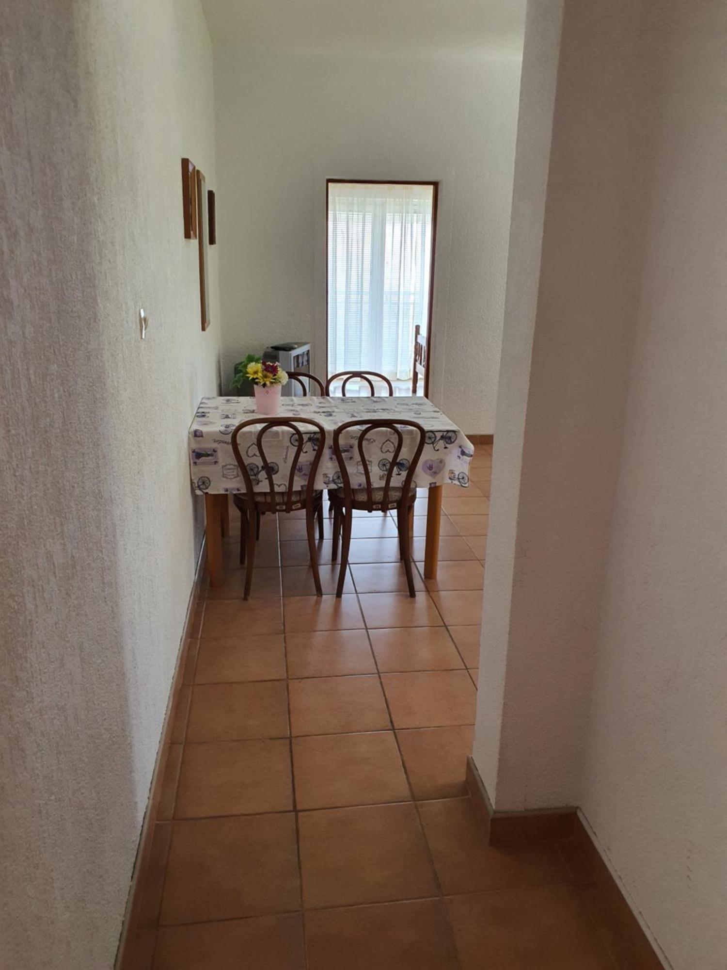 Apartments - Buffet 2B Sveti Juraj Bilik gambar
