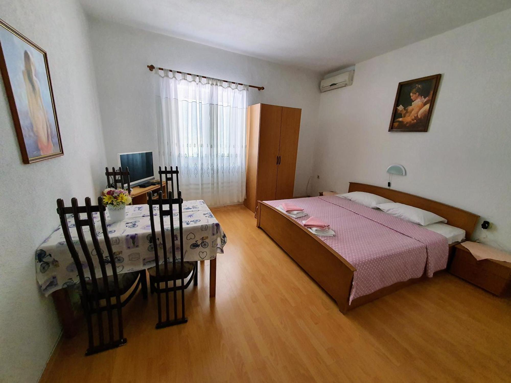 Apartments - Buffet 2B Sveti Juraj Bilik gambar