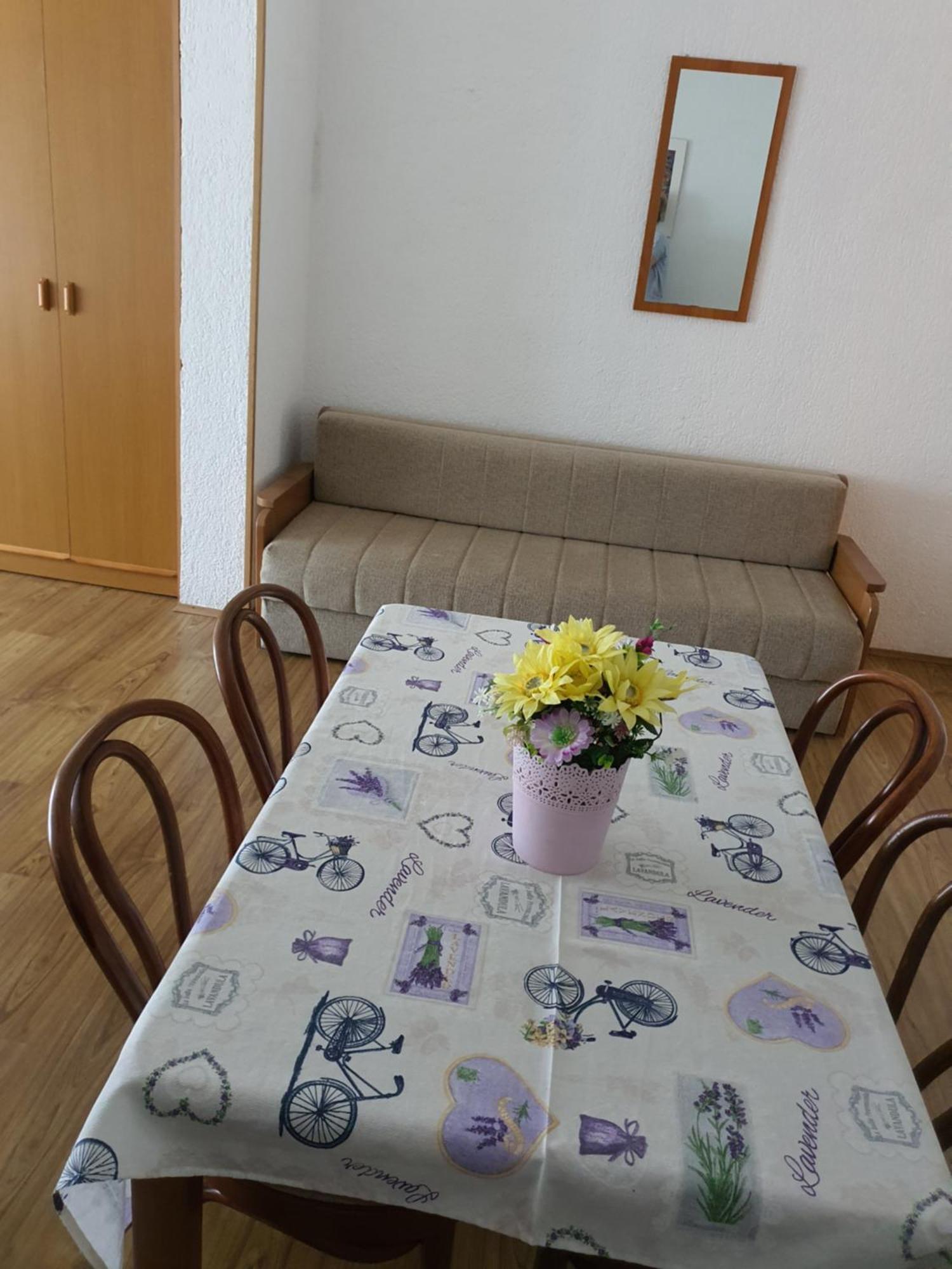Apartments - Buffet 2B Sveti Juraj Bilik gambar